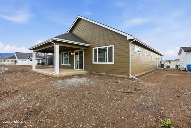 3322 N CLAREMONT DR, Post Falls, ID 83854