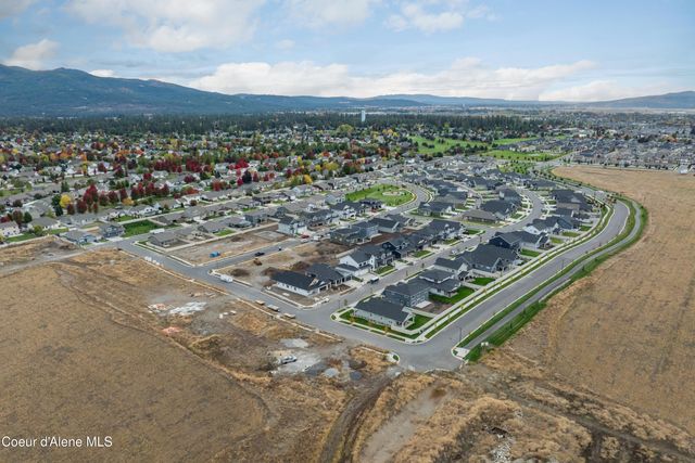 3322 N CLAREMONT DR, Post Falls, ID 83854