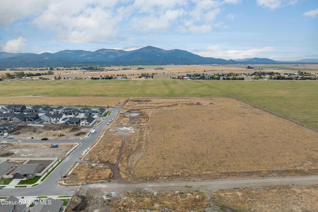 3322 N CLAREMONT DR, Post Falls, ID 83854