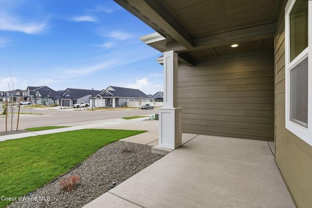 3322 N CLAREMONT DR, Post Falls, ID 83854