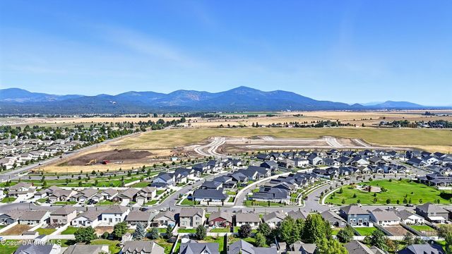 3322 N CLAREMONT DR, Post Falls, ID 83854