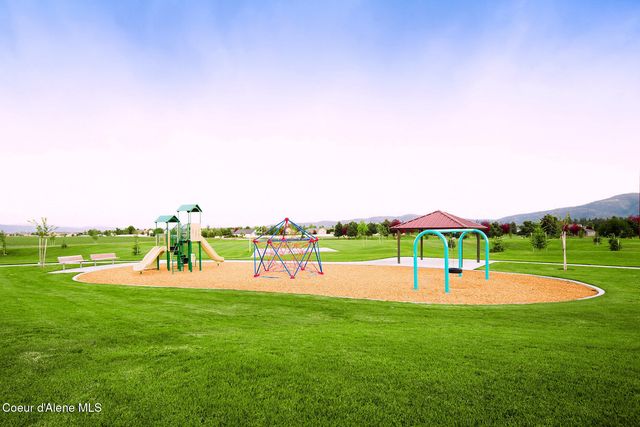 3322 N CLAREMONT DR, Post Falls, ID 83854