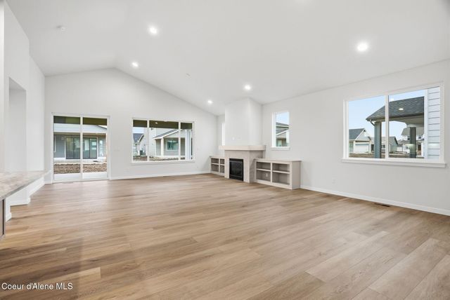 3322 N CLAREMONT DR, Post Falls, ID 83854