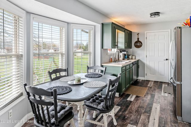 201 Ashley Blvd, Shepherdsville, KY 40165