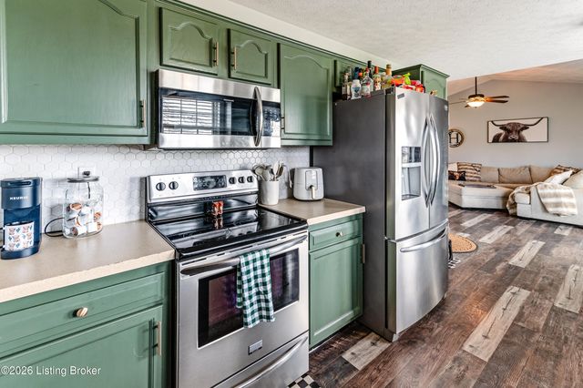 201 Ashley Blvd, Shepherdsville, KY 40165