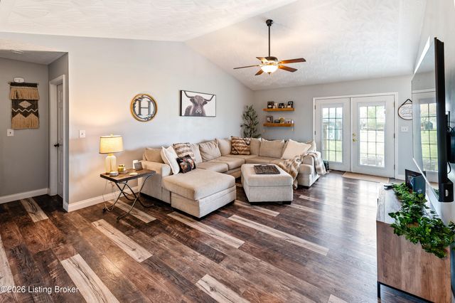 201 Ashley Blvd, Shepherdsville, KY 40165