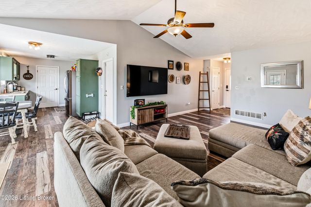 201 Ashley Blvd, Shepherdsville, KY 40165