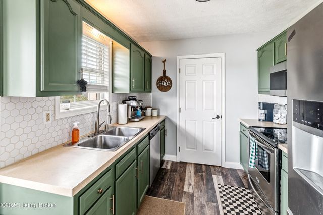 201 Ashley Blvd, Shepherdsville, KY 40165