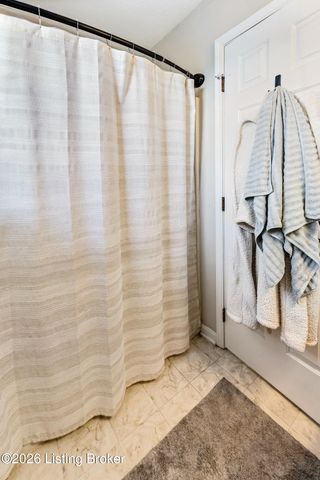 201 Ashley Blvd, Shepherdsville, KY 40165