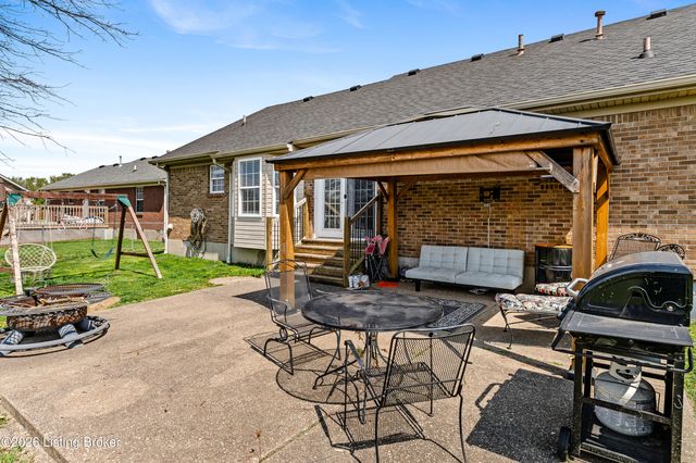 201 Ashley Blvd, Shepherdsville, KY 40165