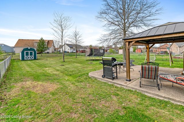 201 Ashley Blvd, Shepherdsville, KY 40165