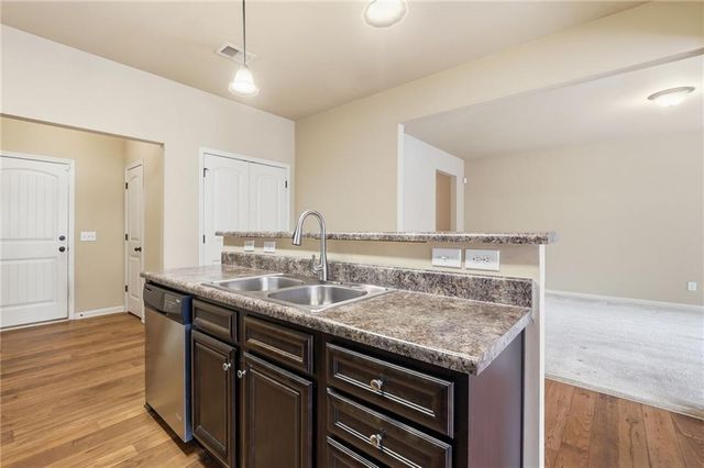 5105 Deepwater Cove, Acworth, GA 30101