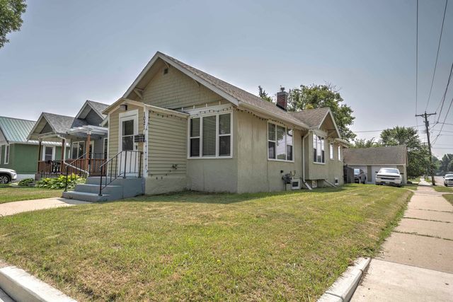 1021 NW 7th Ave NW, Minot, ND 58703