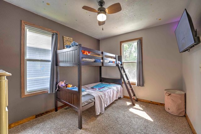 1021 NW 7th Ave NW, Minot, ND 58703