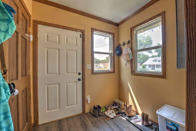 1021 NW 7th Ave NW, Minot, ND 58703