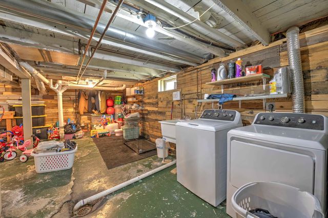 1021 NW 7th Ave NW, Minot, ND 58703