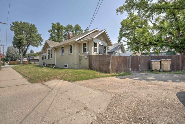 1021 NW 7th Ave NW, Minot, ND 58703