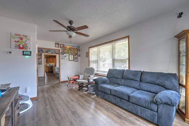 1021 NW 7th Ave NW, Minot, ND 58703