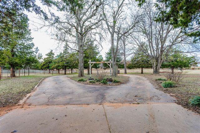 1116 Cedar Drive, Blanchard, OK 73010