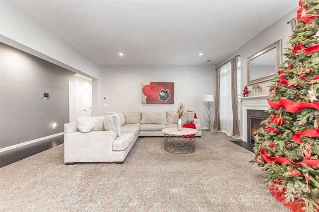 11523 Warfield Avenue, Huntersville, NC 28078