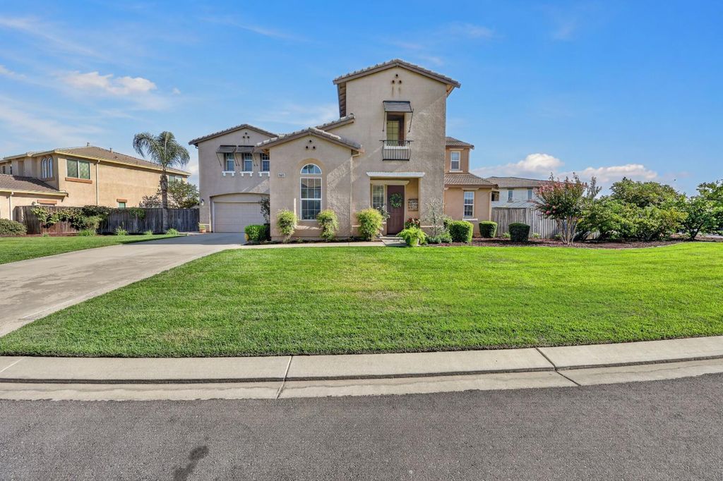 Image 1 of property listing at 15075 Torrey Pines Circle, Chowchilla, CA 93610