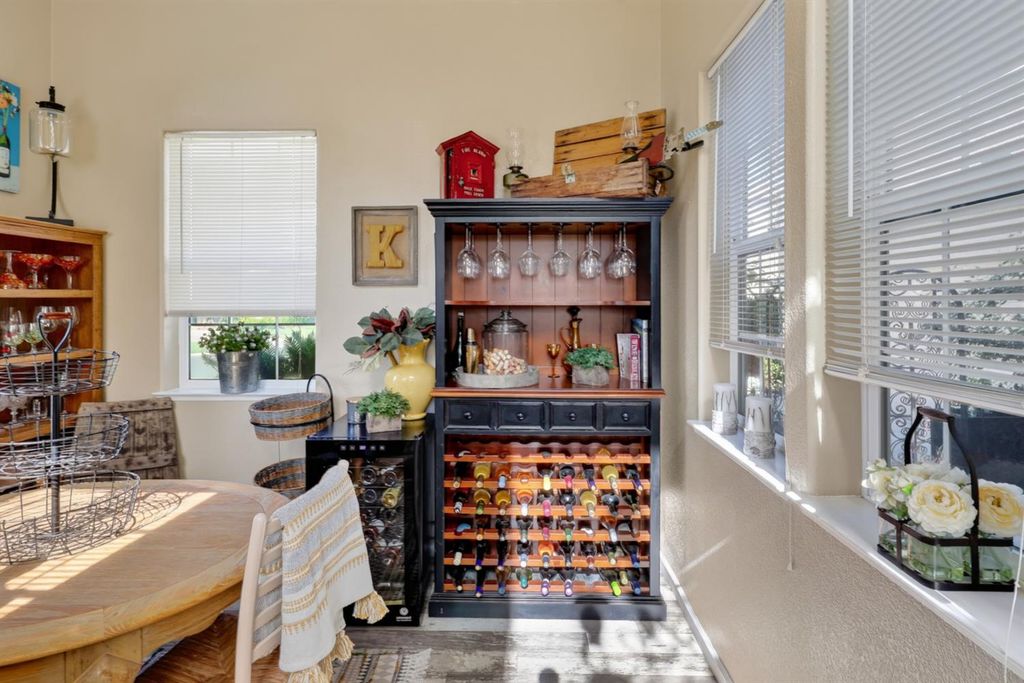Image 11 of property listing at 15075 Torrey Pines Circle, Chowchilla, CA 93610