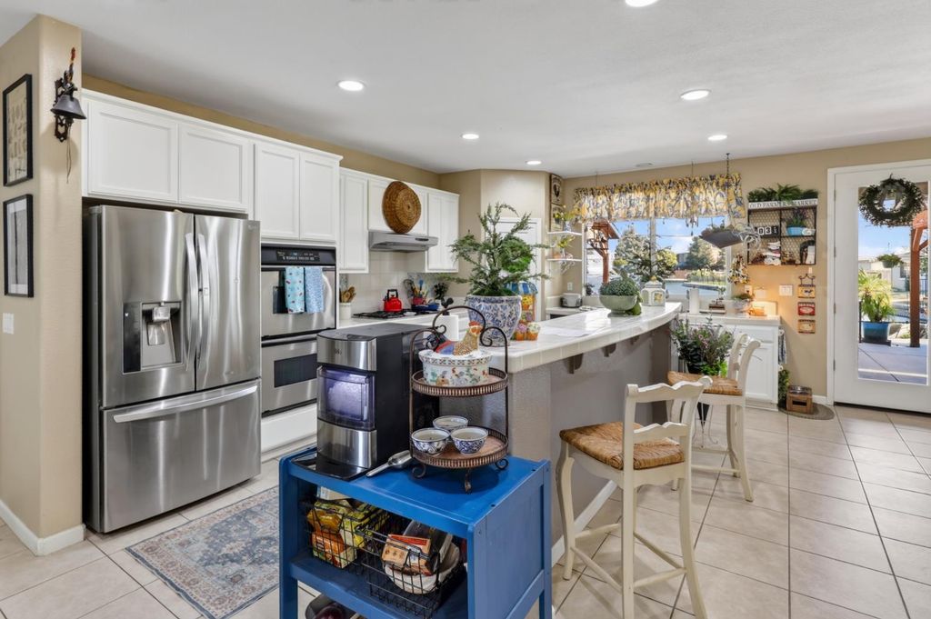 Image 15 of property listing at 15075 Torrey Pines Circle, Chowchilla, CA 93610
