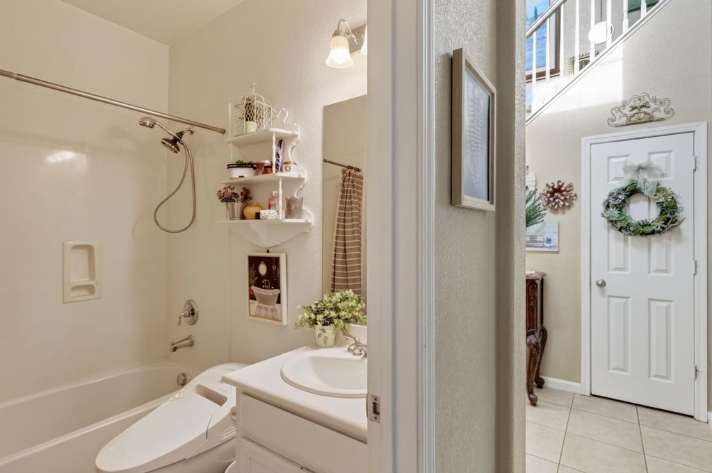 Image 23 of property listing at 15075 Torrey Pines Circle, Chowchilla, CA 93610