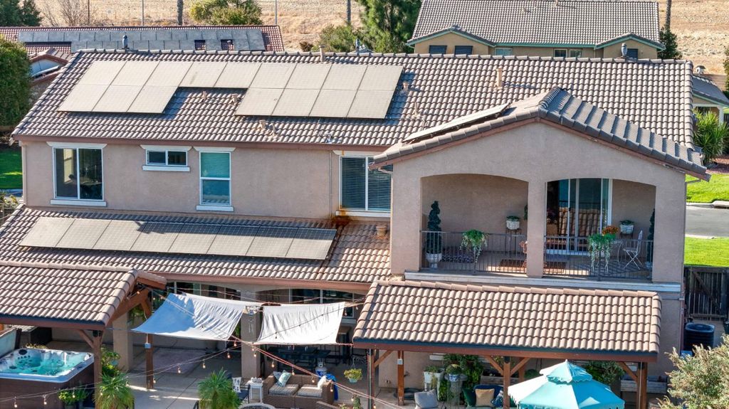 Image 3 of property listing at 15075 Torrey Pines Circle, Chowchilla, CA 93610