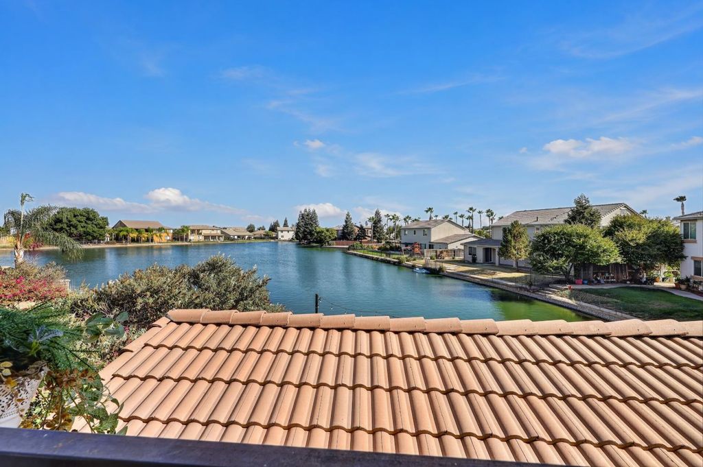 Image 32 of property listing at 15075 Torrey Pines Circle, Chowchilla, CA 93610