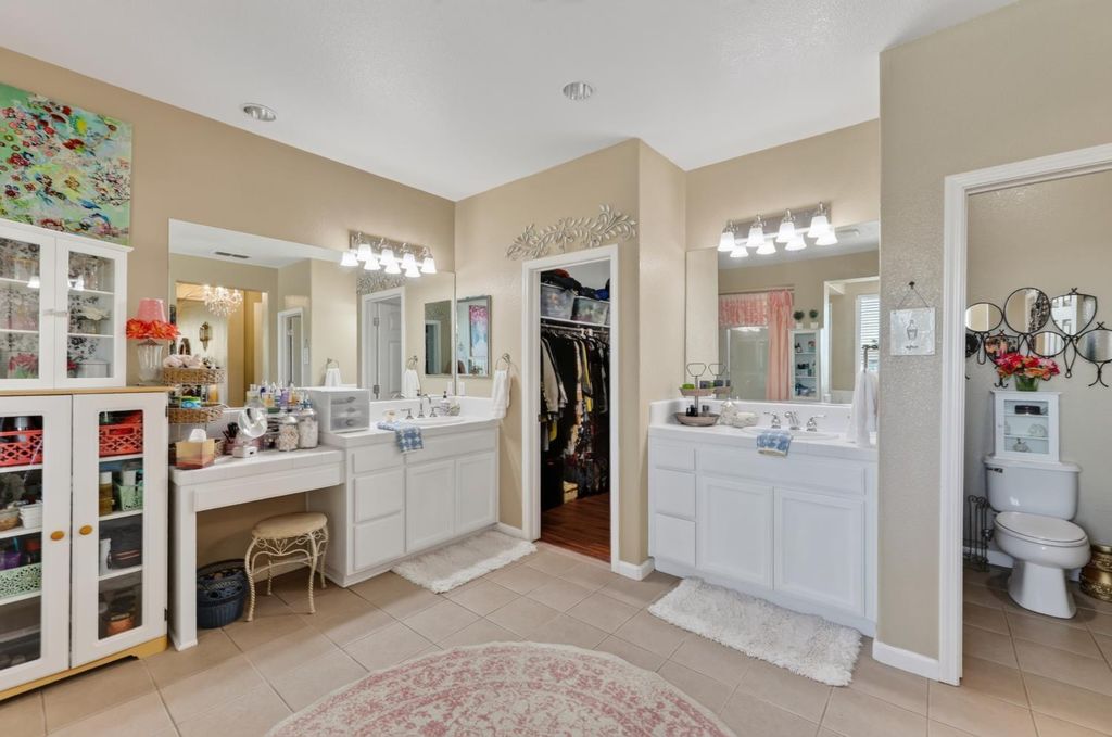 Image 35 of property listing at 15075 Torrey Pines Circle, Chowchilla, CA 93610
