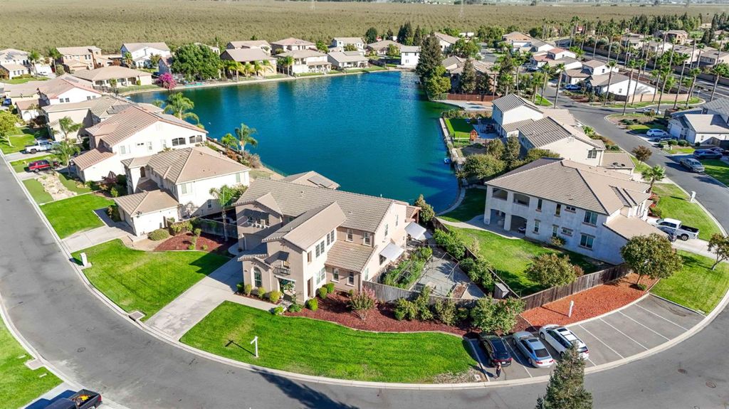 Image 4 of property listing at 15075 Torrey Pines Circle, Chowchilla, CA 93610