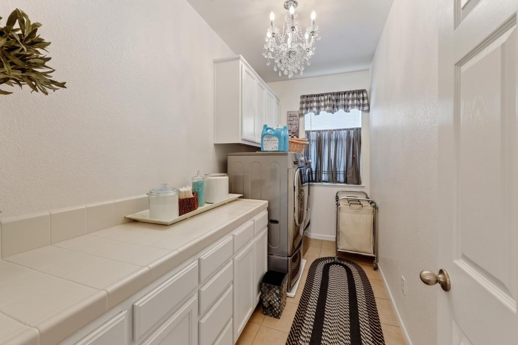 Image 40 of property listing at 15075 Torrey Pines Circle, Chowchilla, CA 93610