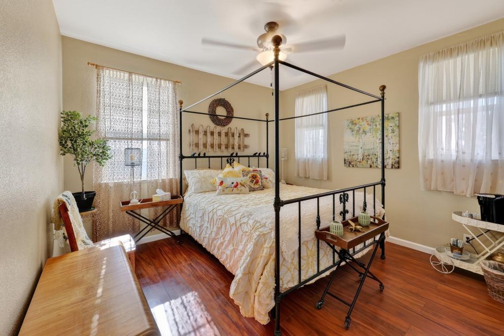 Image 41 of property listing at 15075 Torrey Pines Circle, Chowchilla, CA 93610