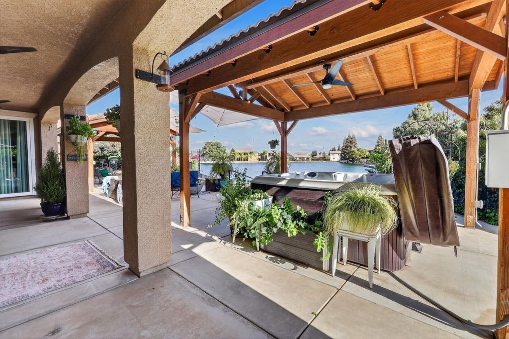 Image 45 of property listing at 15075 Torrey Pines Circle, Chowchilla, CA 93610