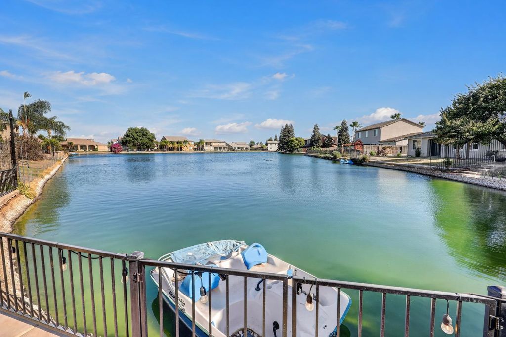 Image 49 of property listing at 15075 Torrey Pines Circle, Chowchilla, CA 93610