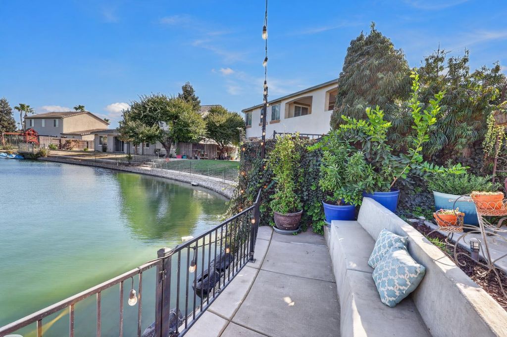 Image 50 of property listing at 15075 Torrey Pines Circle, Chowchilla, CA 93610