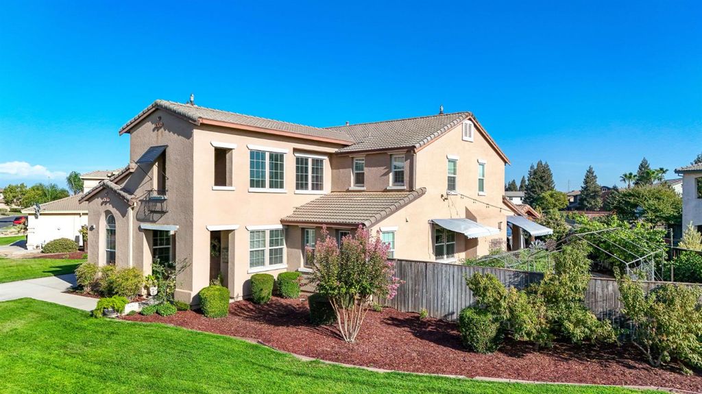 Image 61 of property listing at 15075 Torrey Pines Circle, Chowchilla, CA 93610