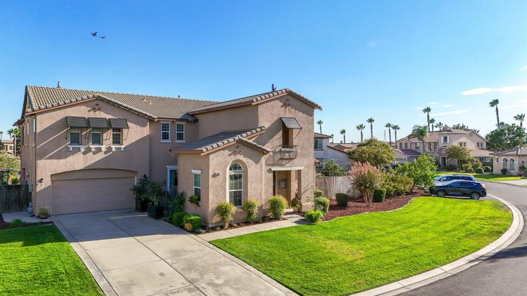 Image 62 of property listing at 15075 Torrey Pines Circle, Chowchilla, CA 93610