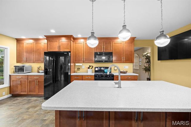 350 Barnett Dr., Edwardsville, IL 62025
