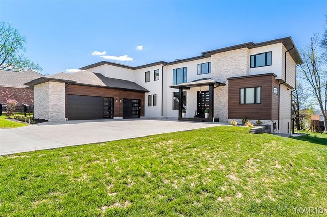 10010 Schuessler Road, St Louis, MO 63128