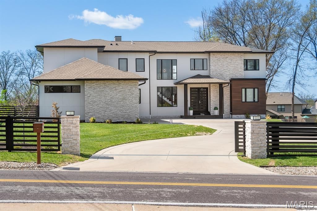 10010 Schuessler Road, St Louis, MO 63128