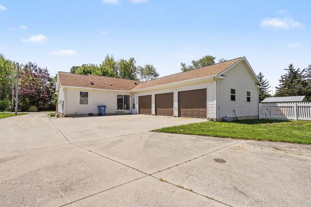 8223 Calvin Road, Battle Creek, MI 49017