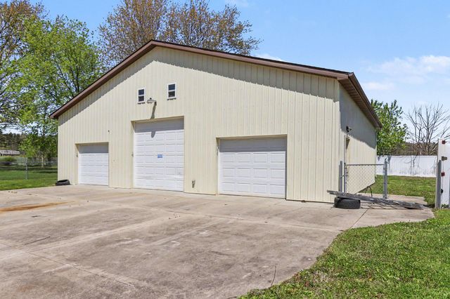 8223 Calvin Road, Battle Creek, MI 49017
