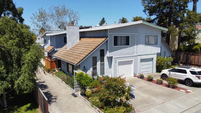 142 Bar Harbor Court, Aptos, CA 95003