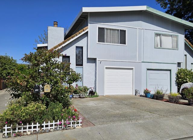 142 Bar Harbor Court, Aptos, CA 95003