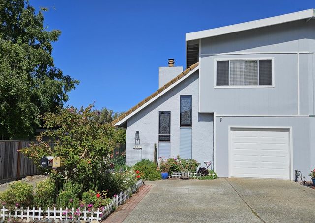 142 Bar Harbor Court, Aptos, CA 95003
