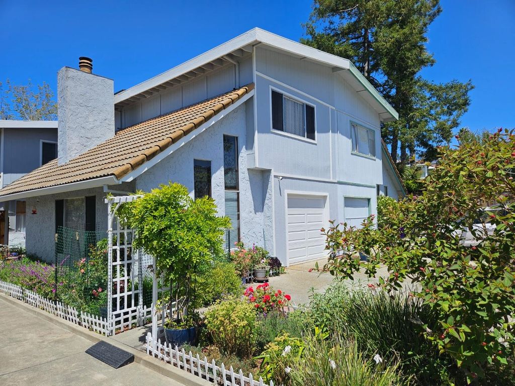 142 Bar Harbor Court, Aptos, CA 95003