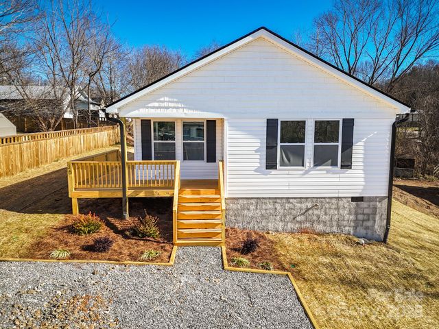 36 Harkins Avenue, Canton, NC 28716