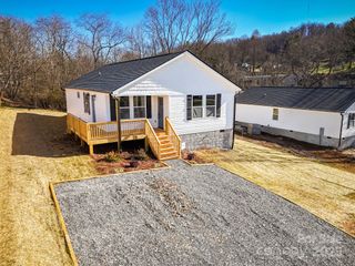 36 Harkins Avenue, Canton, NC 28716